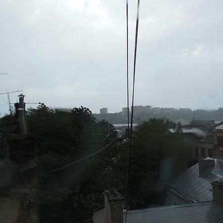 2 Room Apartment Near Opera House Lviv Exterior foto