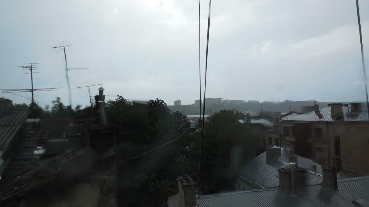 2 Room Apartment Near Opera House Lviv Exterior foto