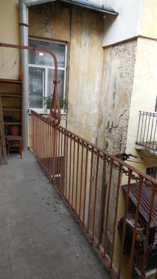 2 Room Apartment Near Opera House Lviv Exterior foto