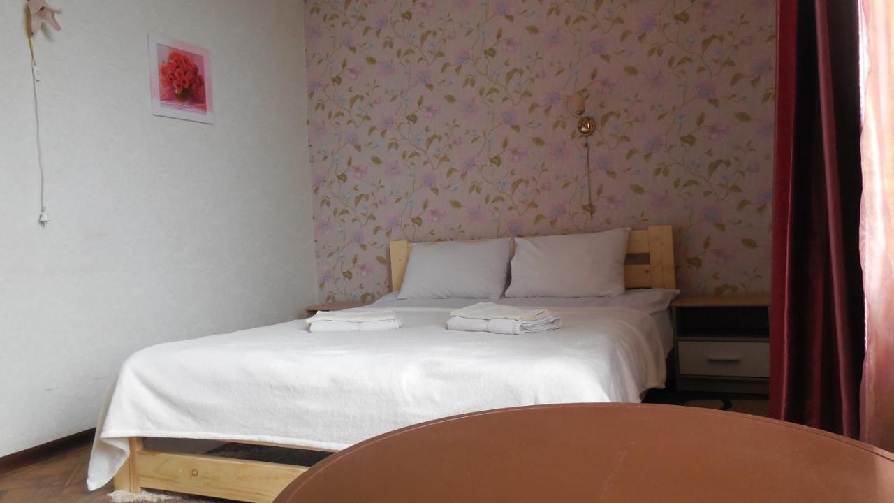 2 Room Apartment Near Opera House Lviv Exterior foto